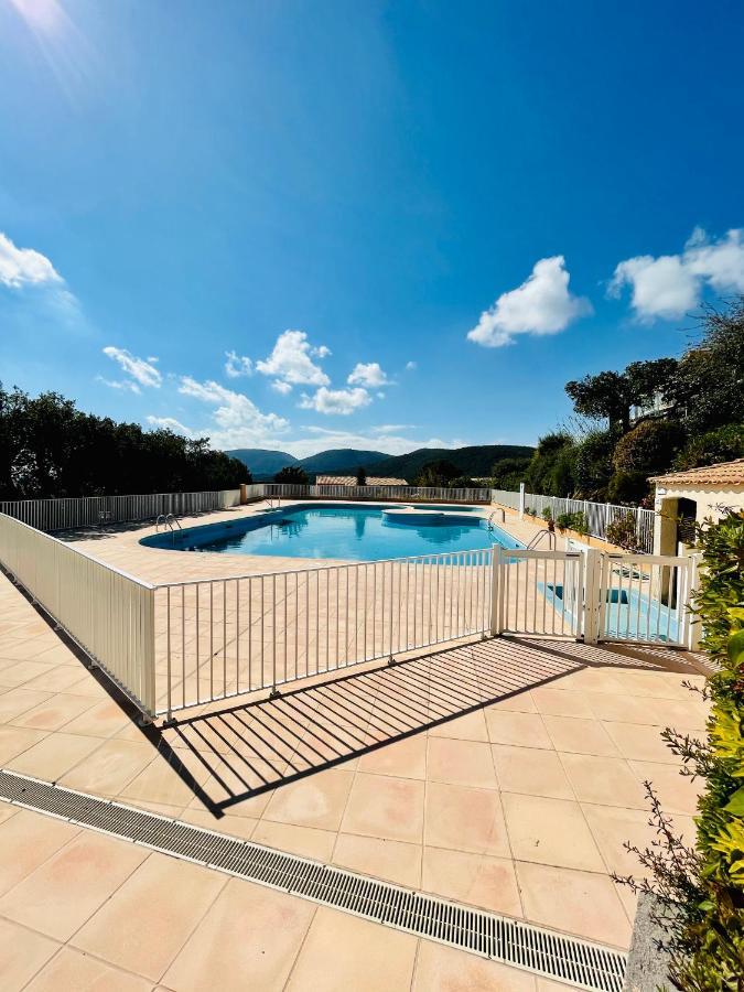 Ferienwohnung Superbe T2 Avec Vue Mer Et Piscine La Croix-Valmer Exterior foto